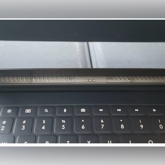 Logitech Rugged Combo 3 Touch Keyboard Case for 10.2" iPad 7th 8th 9th G… - Picture 2 of 8